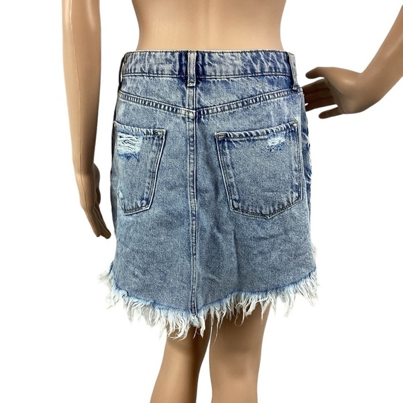 Urban Outfitter BDG Mini Jean Skirt Size M Blue Light Wash Distressed - Picture 5 of 7
